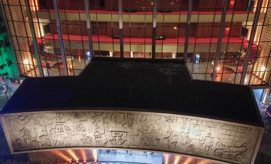 Teatro Guaíra é vencedor do Prêmio Cenym na categoria "Melhor Teatro" em 2025.