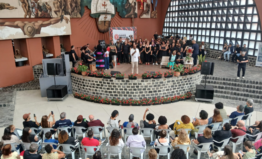 "Música, arte e resistência”: concerto celebra o dia nacional da Consciência Negra no palco do Guairinha