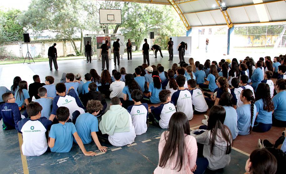 Escola de Dança Teatro Guaíra encerra o ano do projeto Pátios levando arte a mais de 5 mil pessoas