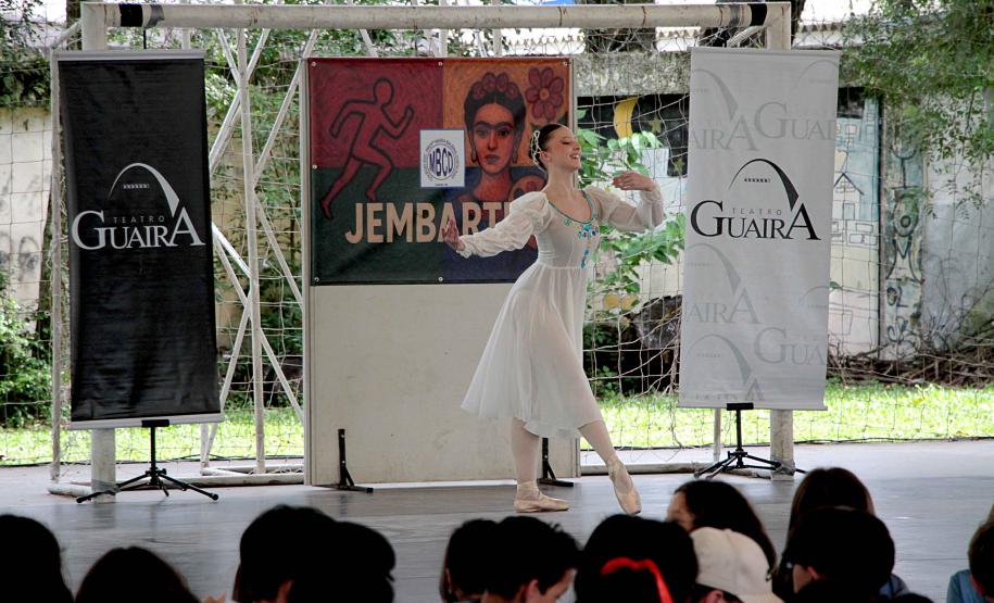 Escola de Dança Teatro Guaíra encerra o ano do projeto Pátios levando arte a mais de 5 mil pessoas