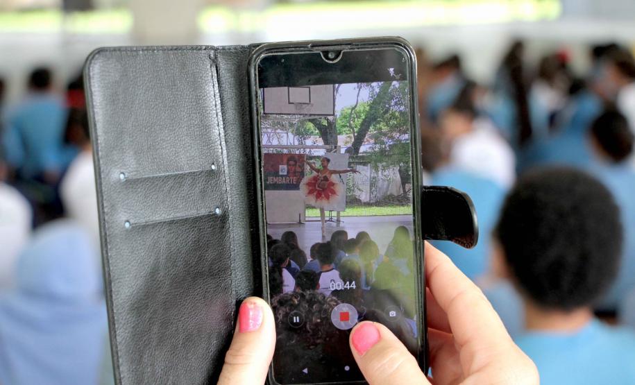Escola de Dança Teatro Guaíra encerra o ano do projeto Pátios levando arte a mais de 5 mil pessoas