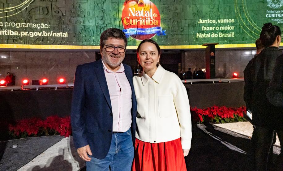 Cleverson Cavalheiro, diretor-presidente do Teatro Guaíra, e a secretária estadual de Cultural