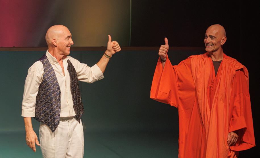 Última apresentação de "Gregor - uma odisseia patética" emocionou o público