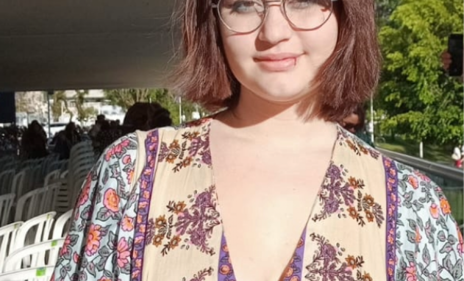 A estudante de 17 anos Isabele Thomas assistiu pela primeira vez a Orquestra Sinfônica do Paraná.