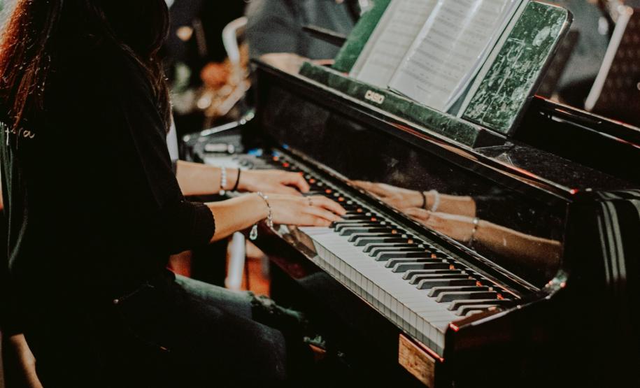 Palmeira Jazz Sinfônica apresenta o espetáculo “América Latina In Concert” no Guairinha