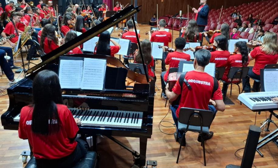 Palmeira Jazz Sinfônica apresenta o espetáculo “América Latina In Concert” no Guairinha