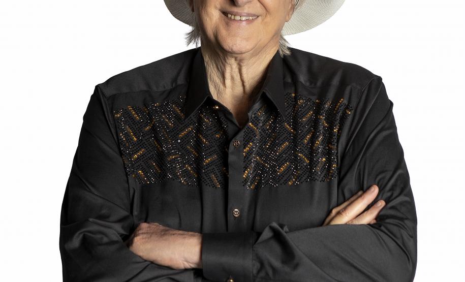 Sérgio Reis volta a Curitiba com um show especial comemorando 67 anos de carreira