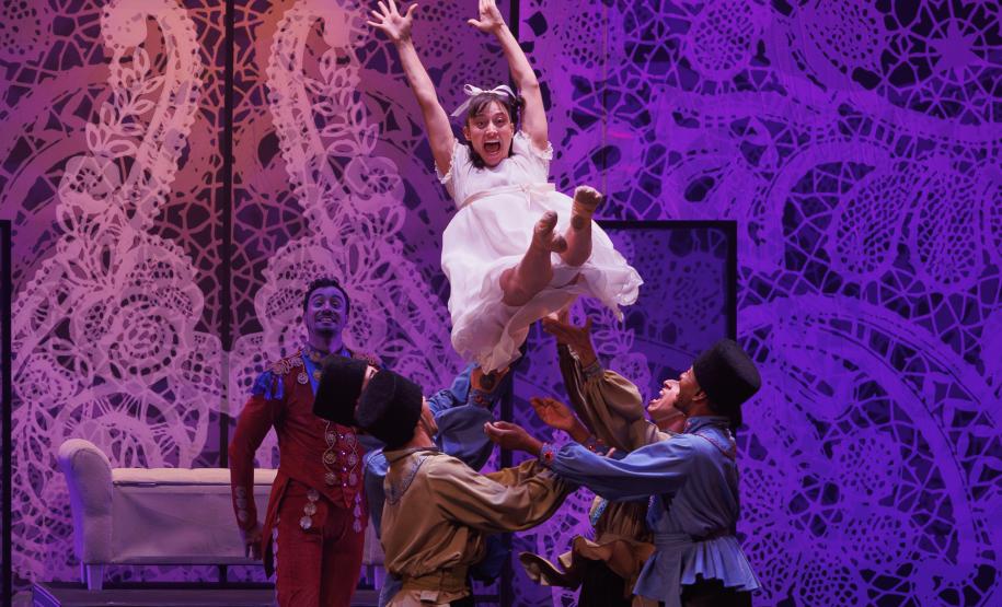 “O Quebra-Nozes”: montagem do Teatro Guaíra emociona plateia lotada na primeira noite de apresentação