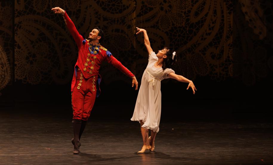 “O Quebra-Nozes”: montagem do Teatro Guaíra emociona plateia lotada na primeira noite de apresentação