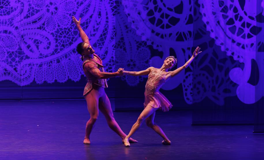 “O Quebra-Nozes”: montagem do Teatro Guaíra emociona plateia lotada na primeira noite de apresentação