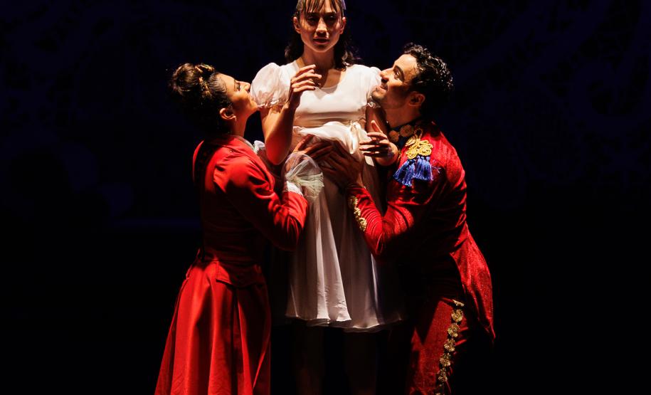 “O Quebra-Nozes”: montagem do Teatro Guaíra emociona plateia lotada na primeira noite de apresentação