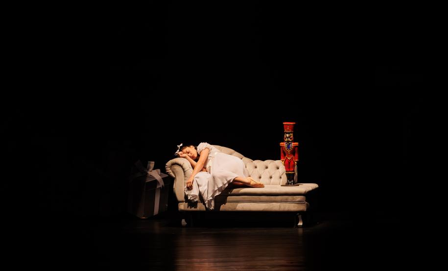 “O Quebra-Nozes”: montagem do Teatro Guaíra emociona plateia lotada na primeira noite de apresentação