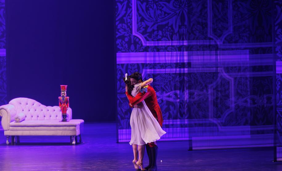 “O Quebra-Nozes”: montagem do Teatro Guaíra emociona plateia lotada na primeira noite de apresentação