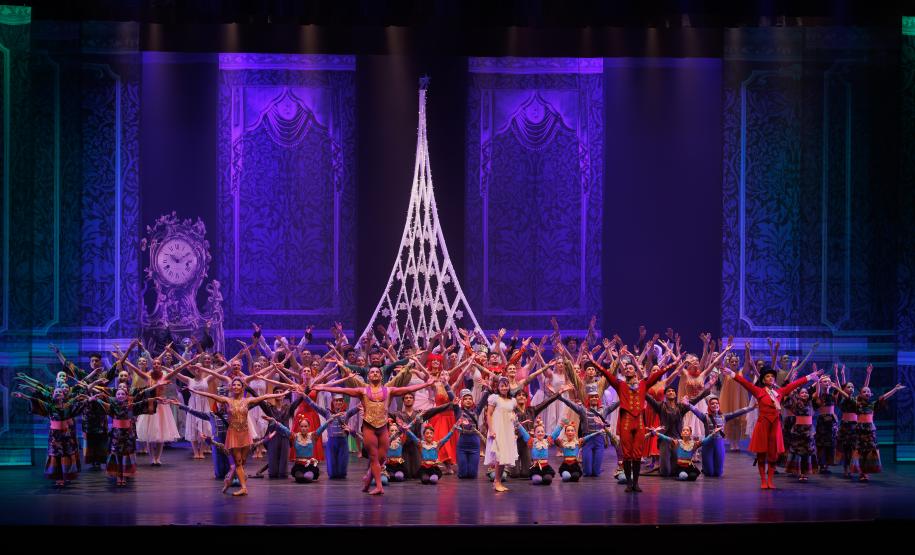 “O Quebra-Nozes”: montagem do Teatro Guaíra emociona plateia lotada na primeira noite de apresentação
