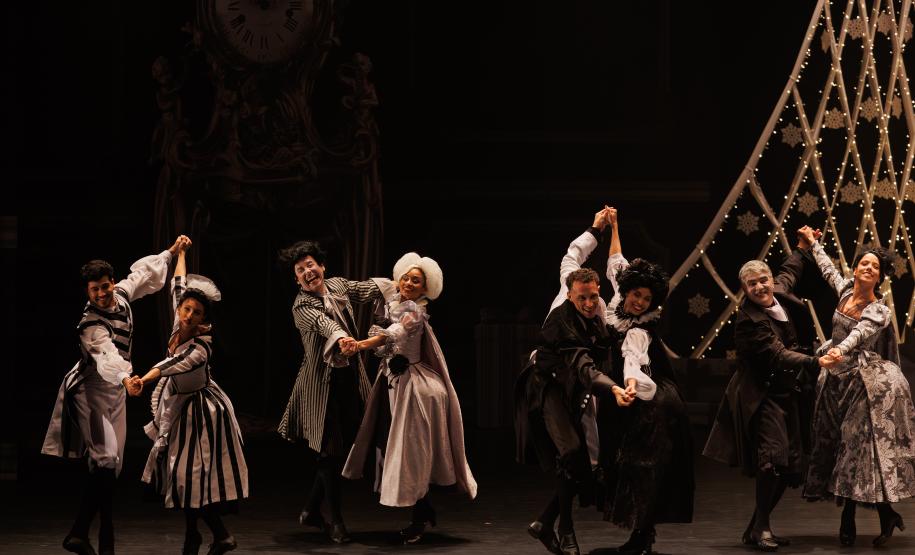 “O Quebra-Nozes”: montagem do Teatro Guaíra emociona plateia lotada na primeira noite de apresentação