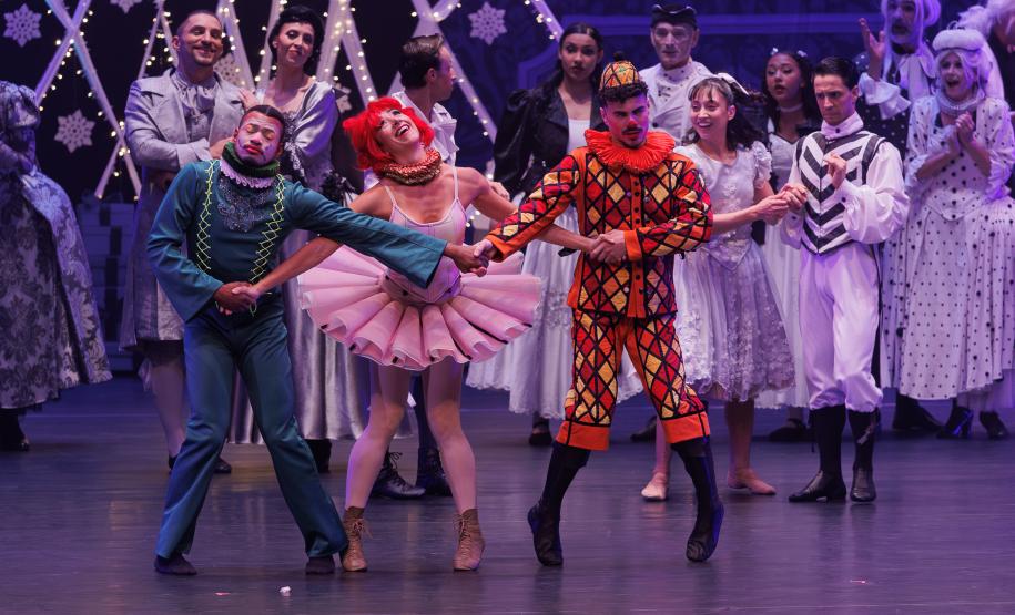 “O Quebra-Nozes”: montagem do Teatro Guaíra emociona plateia lotada na primeira noite de apresentação