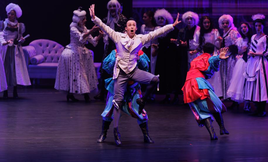 “O Quebra-Nozes”: montagem do Teatro Guaíra emociona plateia lotada na primeira noite de apresentação