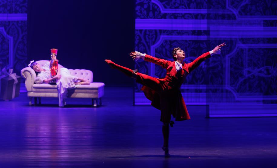 “O Quebra-Nozes”: montagem do Teatro Guaíra emociona plateia lotada na primeira noite de apresentação