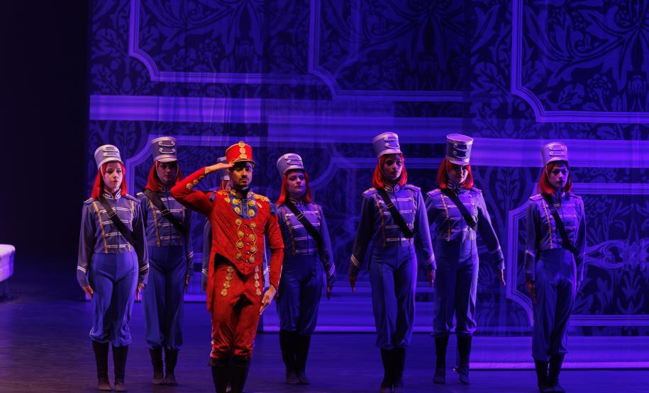 “O Quebra-Nozes”: montagem do Teatro Guaíra emociona plateia lotada na primeira noite de apresentação