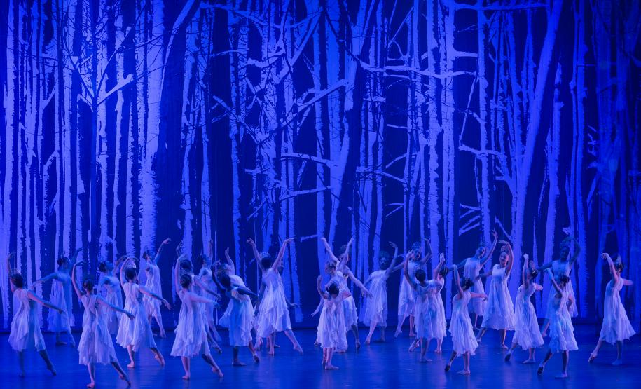 “O Quebra-Nozes”: montagem do Teatro Guaíra emociona plateia lotada na primeira noite de apresentação