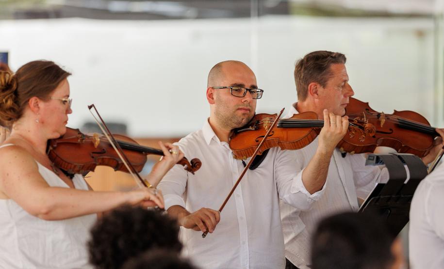 Orquestra Sinfônica do Paraná no Museu Oscar Niemeyer em dezembro de 2025