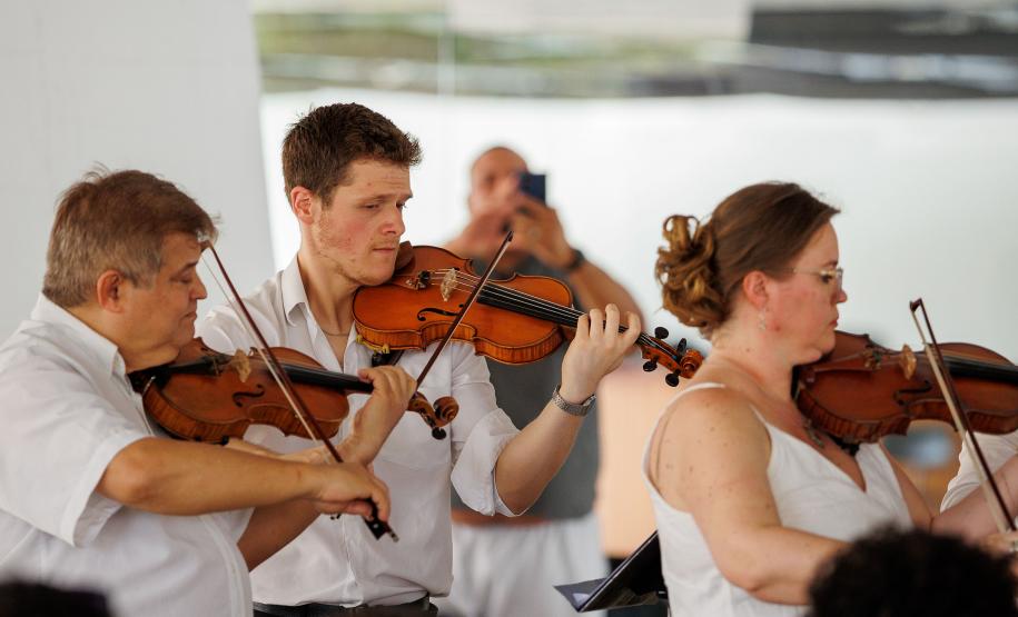 Orquestra Sinfônica do Paraná no Museu Oscar Niemeyer em dezembro de 2025