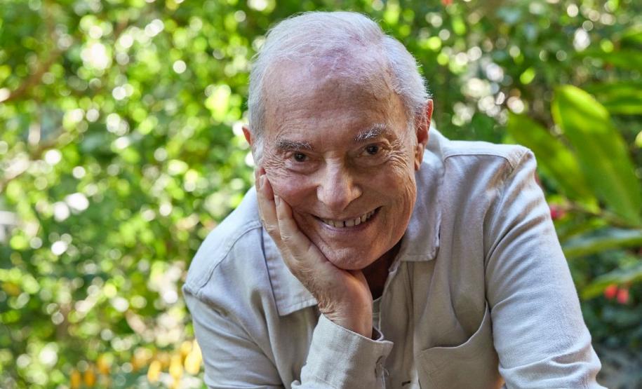 Uma série de atrações  da Oficina de Música de Curitiba estarão presentes nos palcos do Teatro Guaíra, entre elas a apresentação de Francis Hime.