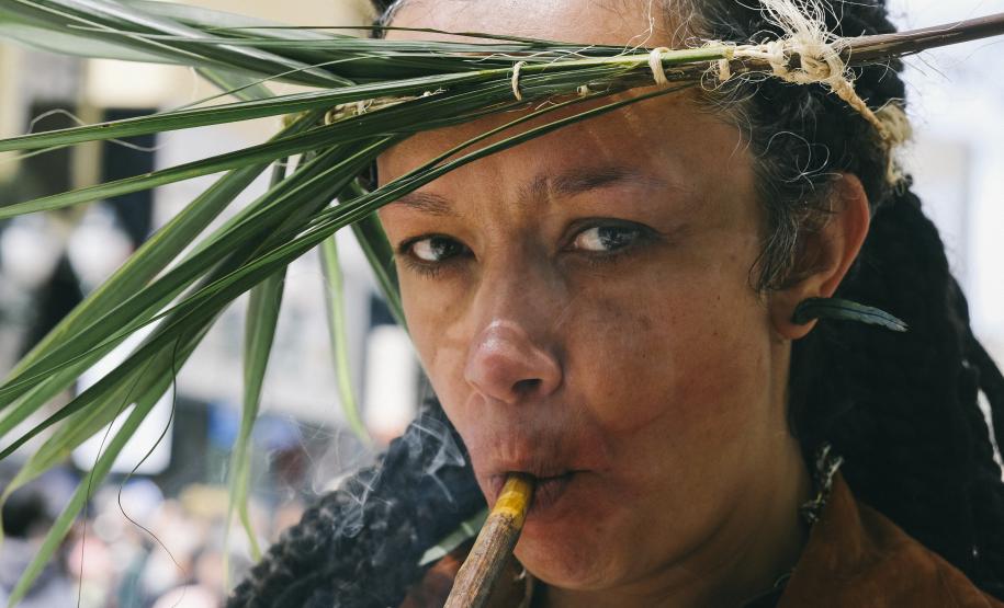 "Raçudas", peça reflete sobre raça, gênero e pertencimento no Brasil