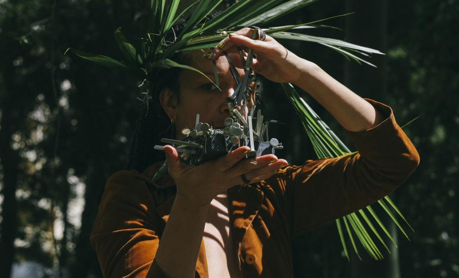 "Raçudas", peça reflete sobre raça, gênero e pertencimento no Brasil