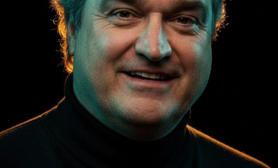 “O Preso” estreia no Teatro Zé Maria com crítica à corrupção, ao fanatismo e à falsa moral