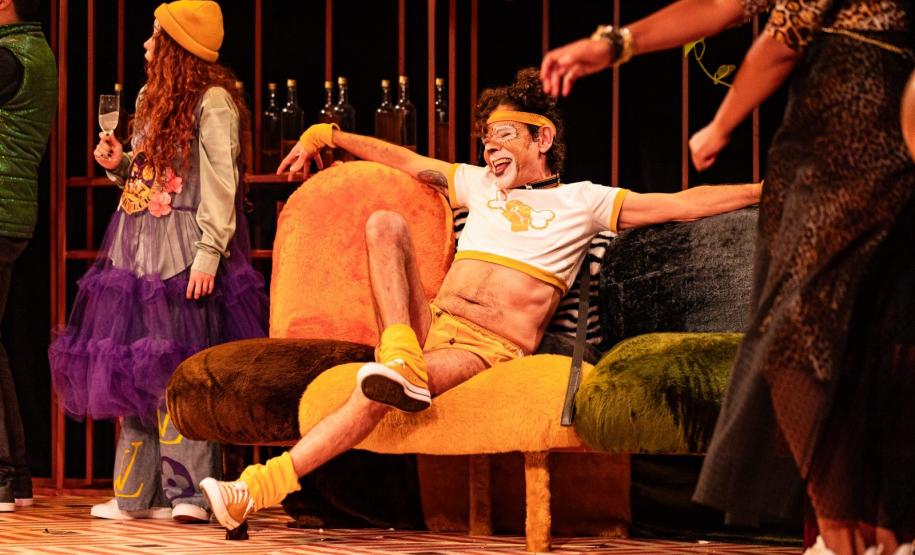 Sucesso de crítica e público a tragicomédia  "Humanismo Selvagem" chega ao Guairinha