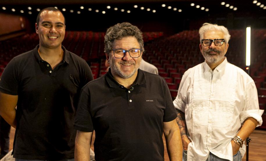 Montagem do novo piano da Orquestra Sinfônica do Paraná levou três dias para ficar concluído. Novo instrumento será apresetnado ao público em março.