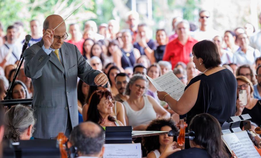 A série de concertos Mostly Mozart no Mon com a Orquestra Sinfônica do Paraná está de volta em 2026. A primeira apresentação será neste sábado(28) às 16h.