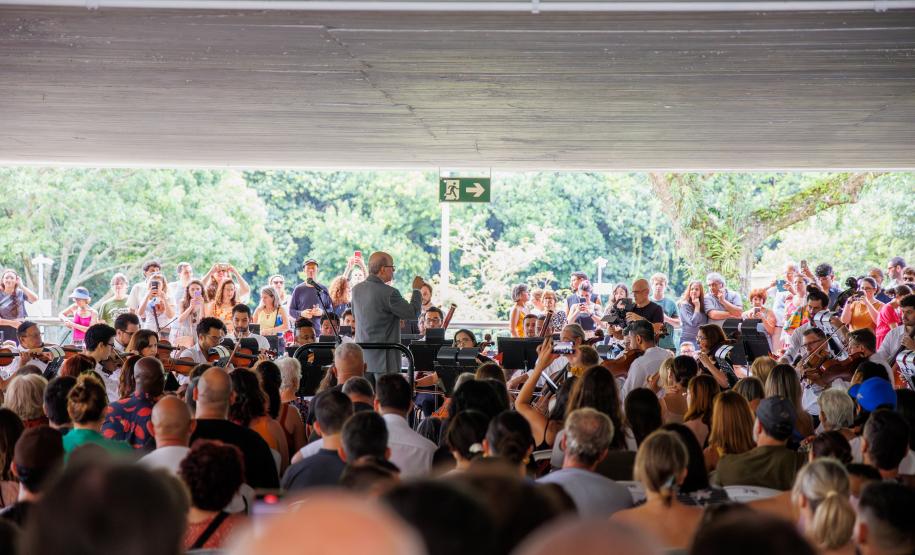 A série de concertos Mostly Mozart no Mon com a Orquestra Sinfônica do Paraná está de volta em 2026. A primeira apresentação será neste sábado(28) às 16h.