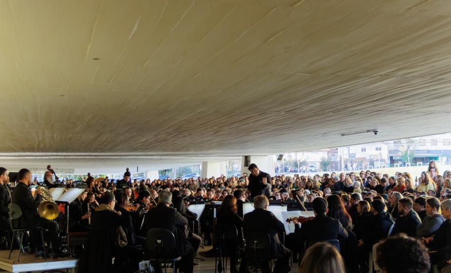 A série de concertos Mostly Mozart no Mon com a Orquestra Sinfônica do Paraná está de volta em 2026. A primeira apresentação será neste sábado(28) às 16h.