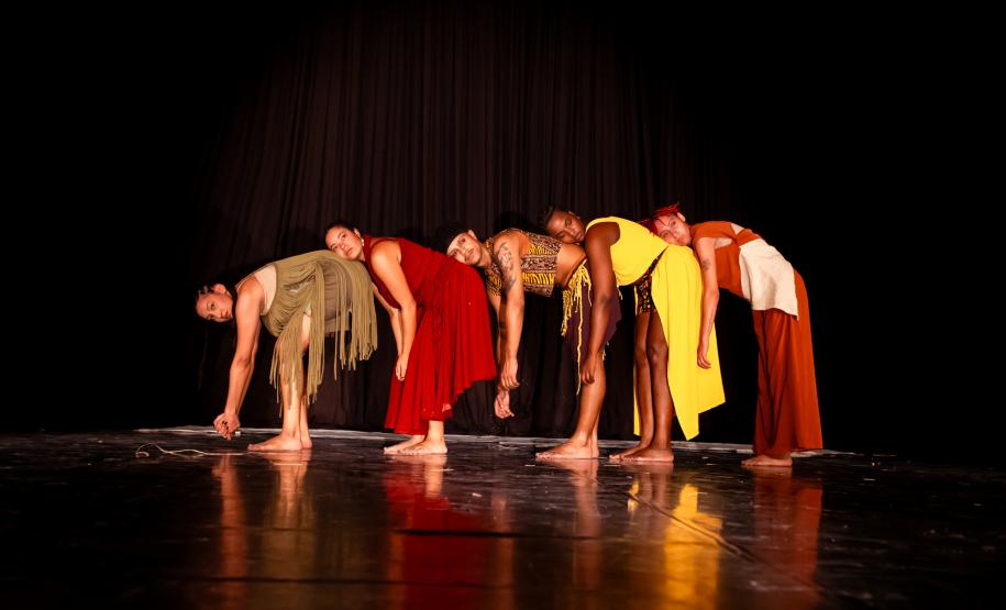 Cia MoonLight apresenta espetáculo de dança afro contemporânea “Aséstral”