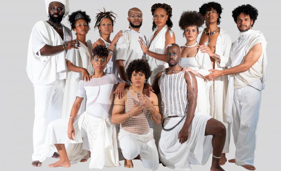 Circo, dança e música se encontram em {FÉ}STA, em cartaz no  Guairinha