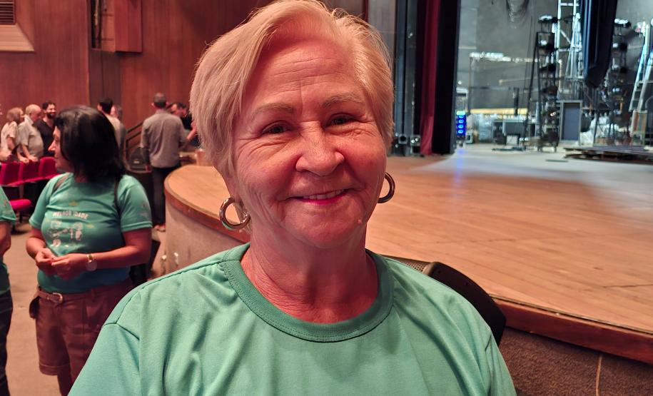 Estreia da temporada 2026 da G2 Cia de Dança emociona o público de Maringá. Maria de Fátima dos Santos Conceição, de 67 anos, contou que o espetáculo despertou lembranças e sentimentos da infância.