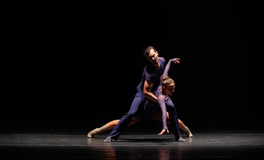 O Balé Teatro Guaíra abriu oficialmente sua temporada de apresentações de 2026 com “Tempo de Movimento”, que reuniu quase seis mil pessoas.