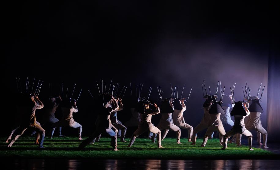 O Balé Teatro Guaíra abriu oficialmente sua temporada de apresentações de 2026 com “Tempo de Movimento”, que reuniu quase seis mil pessoas.