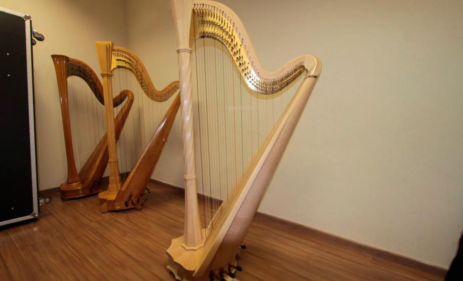 Orquestra Sinfônica do Paraná recebe nova harpa italiana Salvi