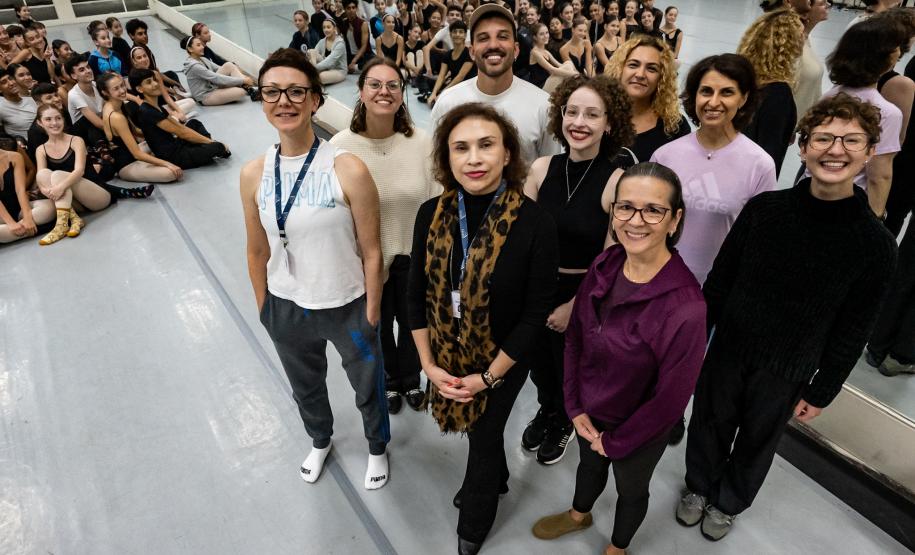 Escola de Dança Teatro Guaíra abre seleção para professores de dança clássica e contemporânea
