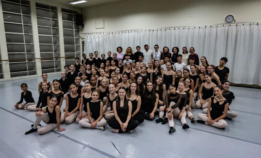 Mais de 15 mil alunos e de mil apresentações: Escola de Dança Teatro Guaíra celebra 70 anos