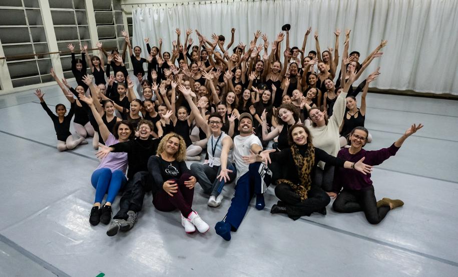 Mais de 15 mil alunos e de mil apresentações: Escola de Dança Teatro Guaíra celebra 70 anos