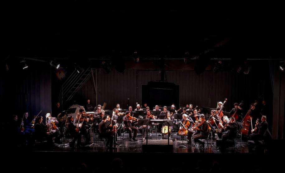 Orquestra Sinfônica do Paraná encanta crianças em concerto didático em Araucária