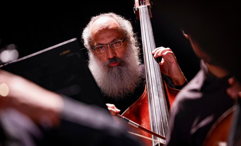 Orquestra Sinfônica do Paraná encanta crianças em concerto didático em Araucária