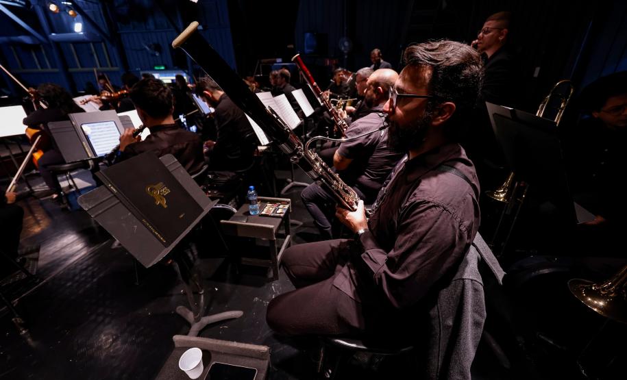 Orquestra Sinfônica do Paraná encanta crianças em concerto didático em Araucária