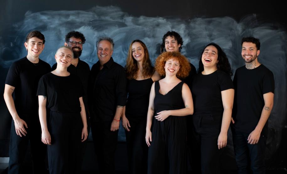 “O Grande Circo Místico e Dança da Meia Lua - In Concert”