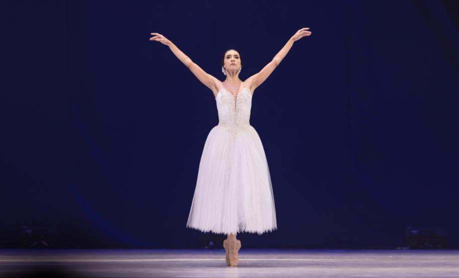 Curitiba Cia de Dança apresenta o ballet clássico Giselle com participação de Ana Botafogo no Teatro Guaíra