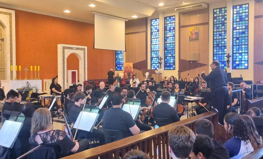 Orquestra Sinfônica do Paraná se apresenta para 700 estudantes em Campo Largo